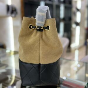 Alternative view of Chanel 25A Collection
